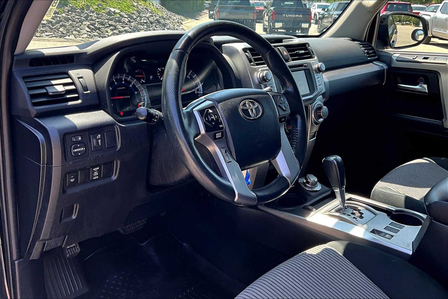 2019 Toyota 4Runner SR5 - Photo 8