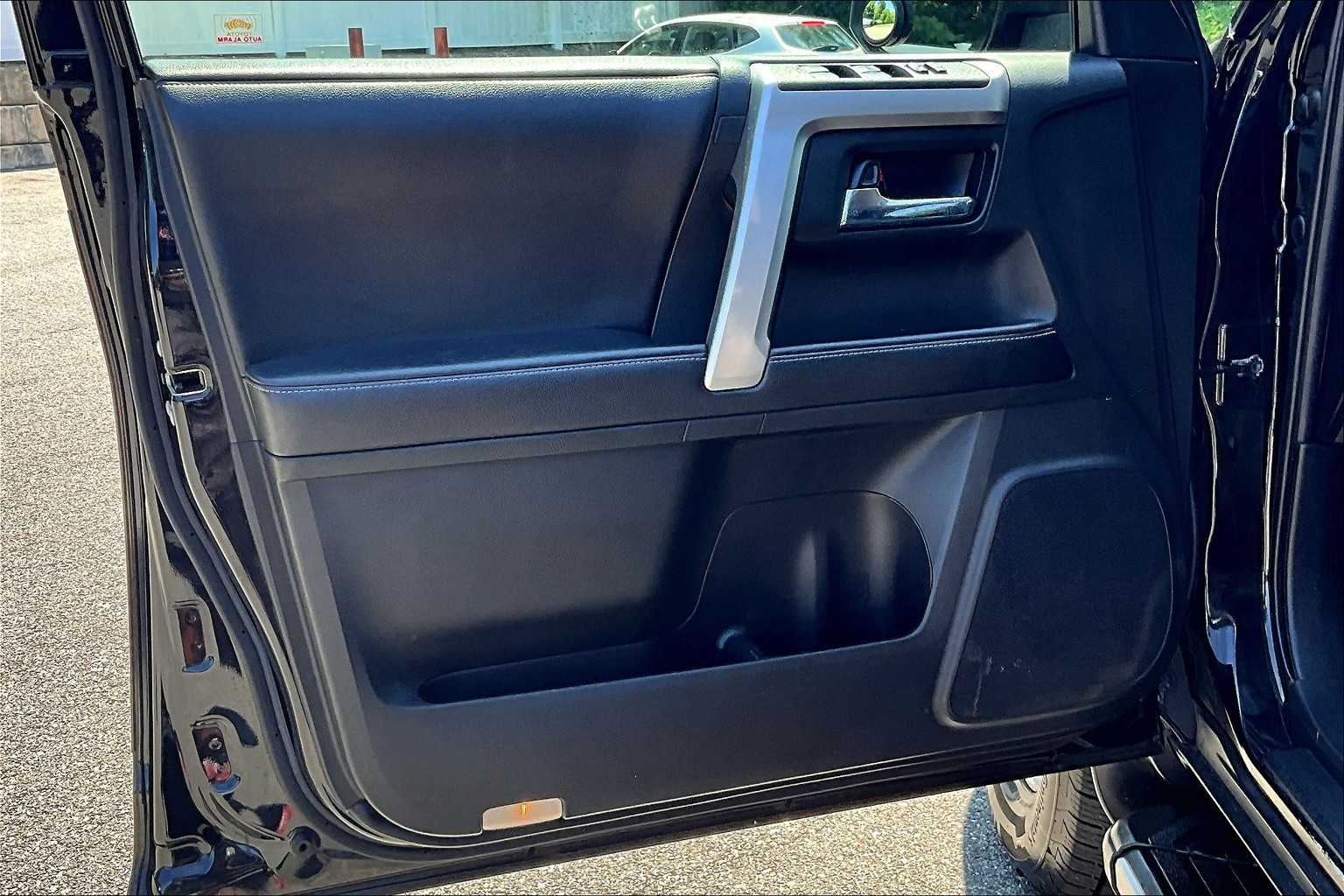 2019 Toyota 4Runner SR5 - Photo 9