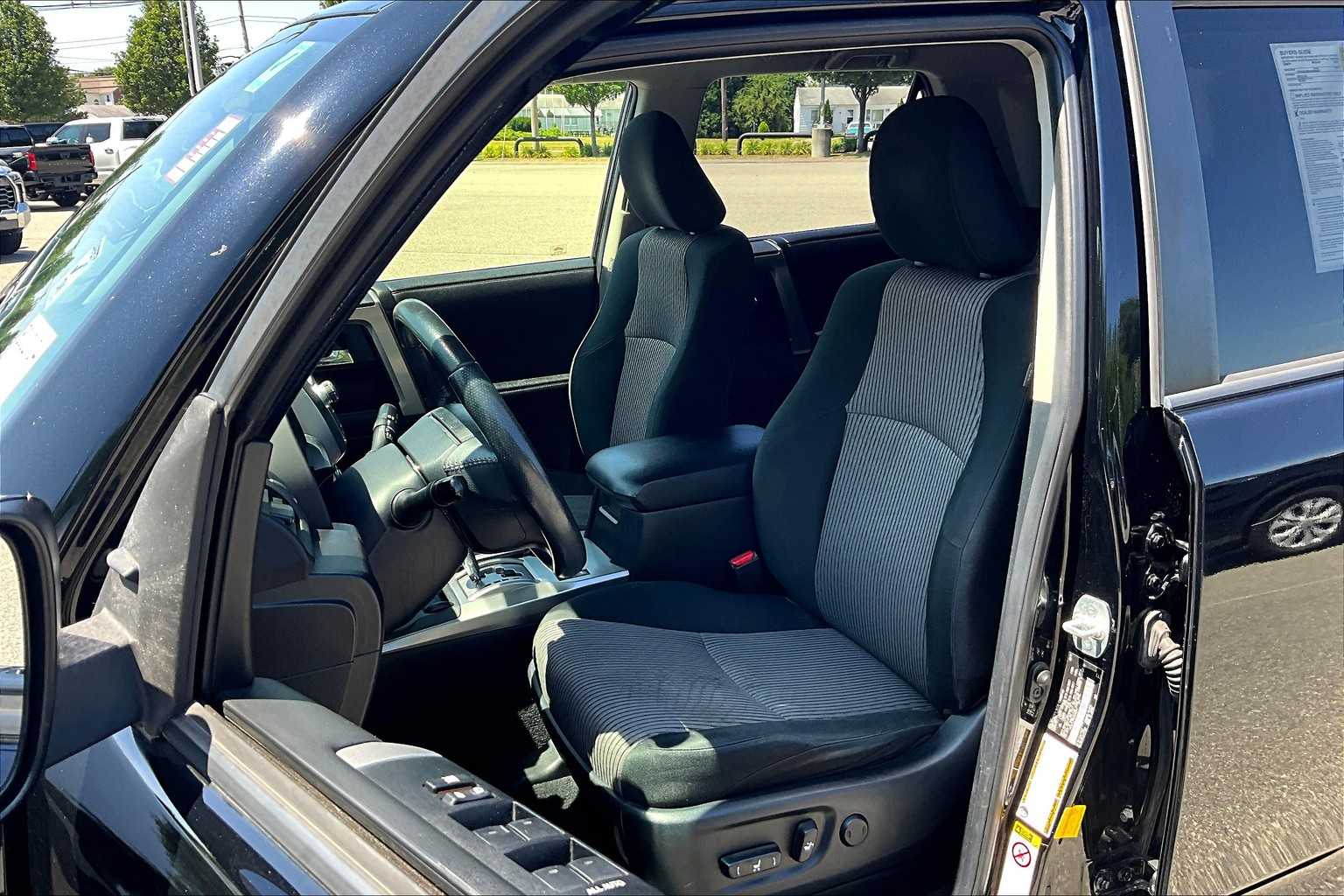 2019 Toyota 4Runner SR5 - Photo 10