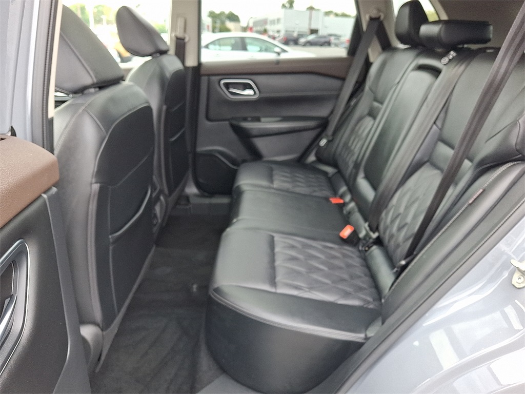 2023 Nissan Rogue Platinum - Photo 11