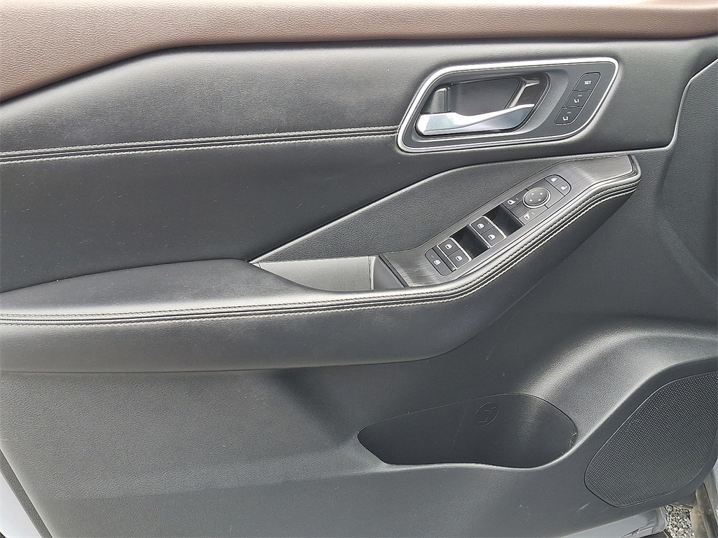 2023 Nissan Rogue Platinum - Photo 13