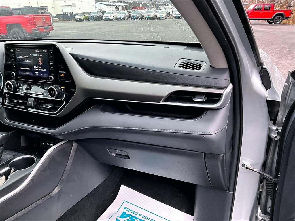 2021 Toyota Highlander XLE - Photo 13