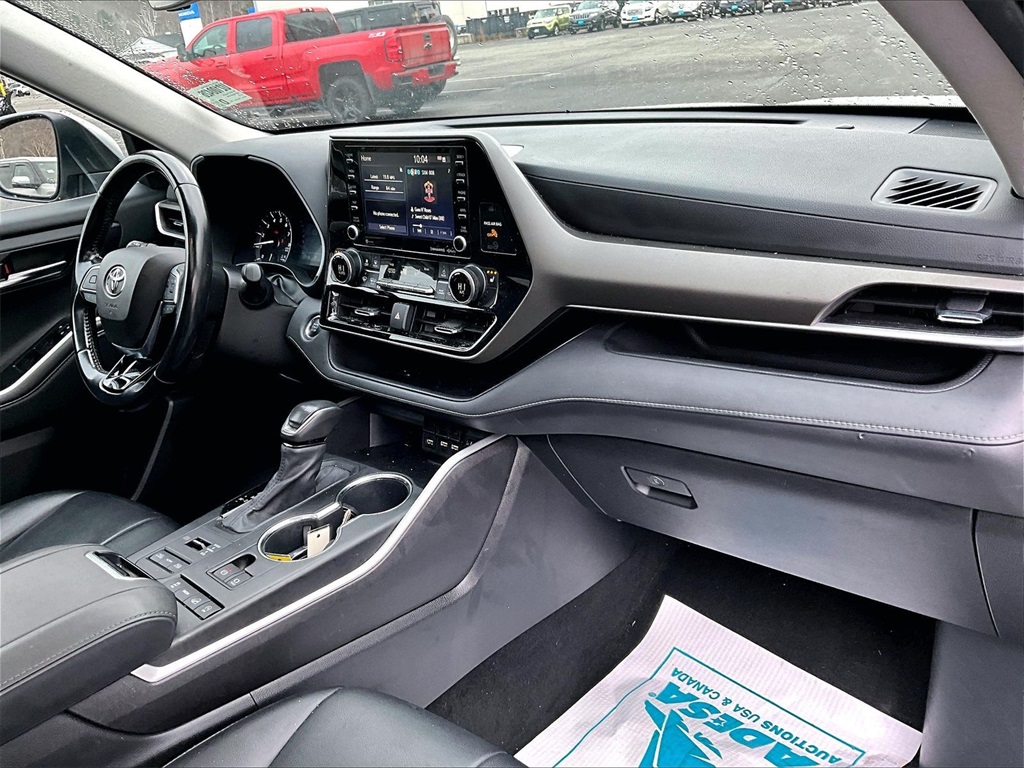 2021 Toyota Highlander XLE - Photo 14