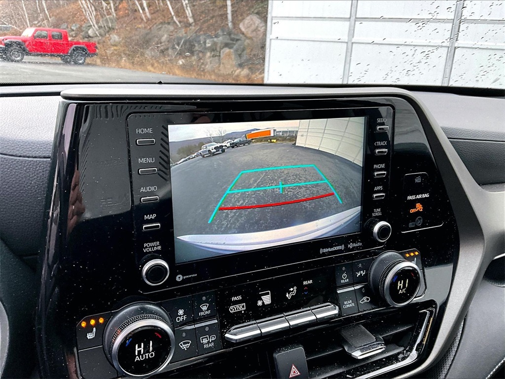 2021 Toyota Highlander XLE - Photo 20