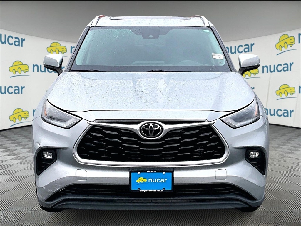 2021 Toyota Highlander XLE - Photo 2