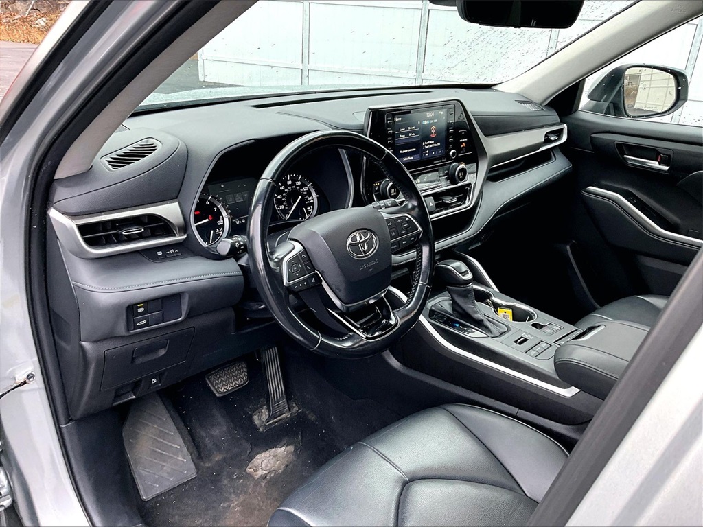 2021 Toyota Highlander XLE - Photo 8