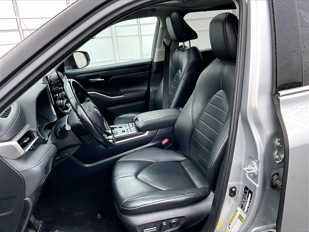 2021 Toyota Highlander XLE - Photo 10