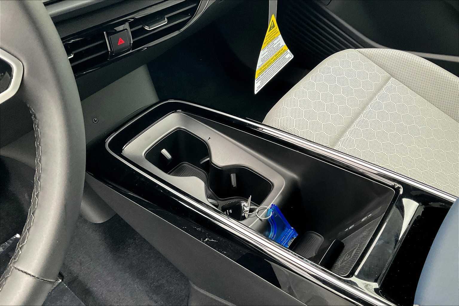 2025 Volkswagen ID.4 Pro S Plus - Photo 14