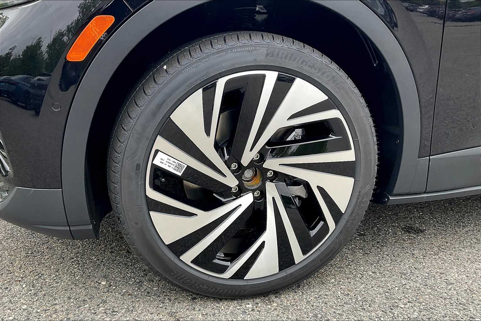 2025 Volkswagen ID.4 Pro S Plus - Photo 8