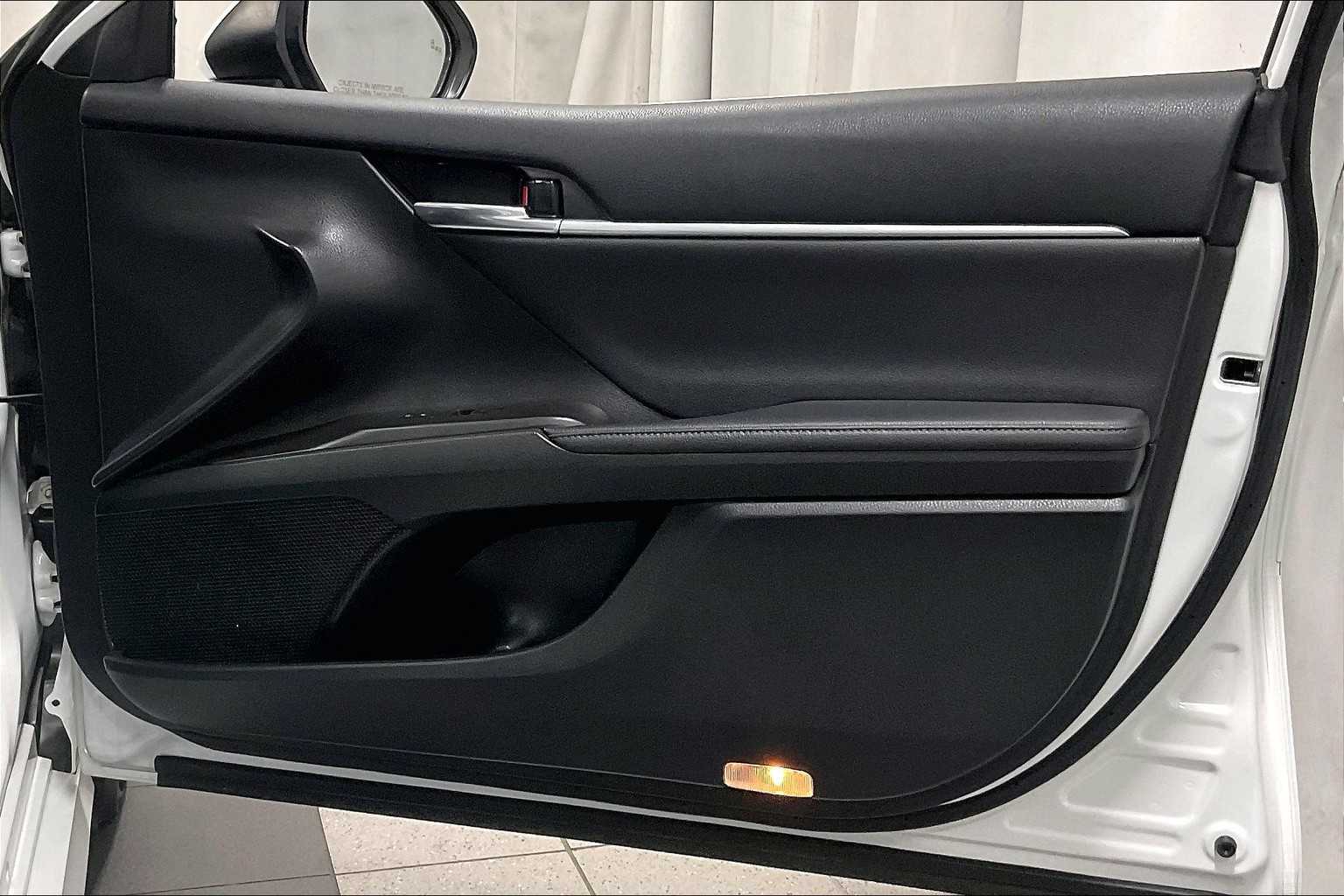 2023 Toyota Camry XLE - Photo 12