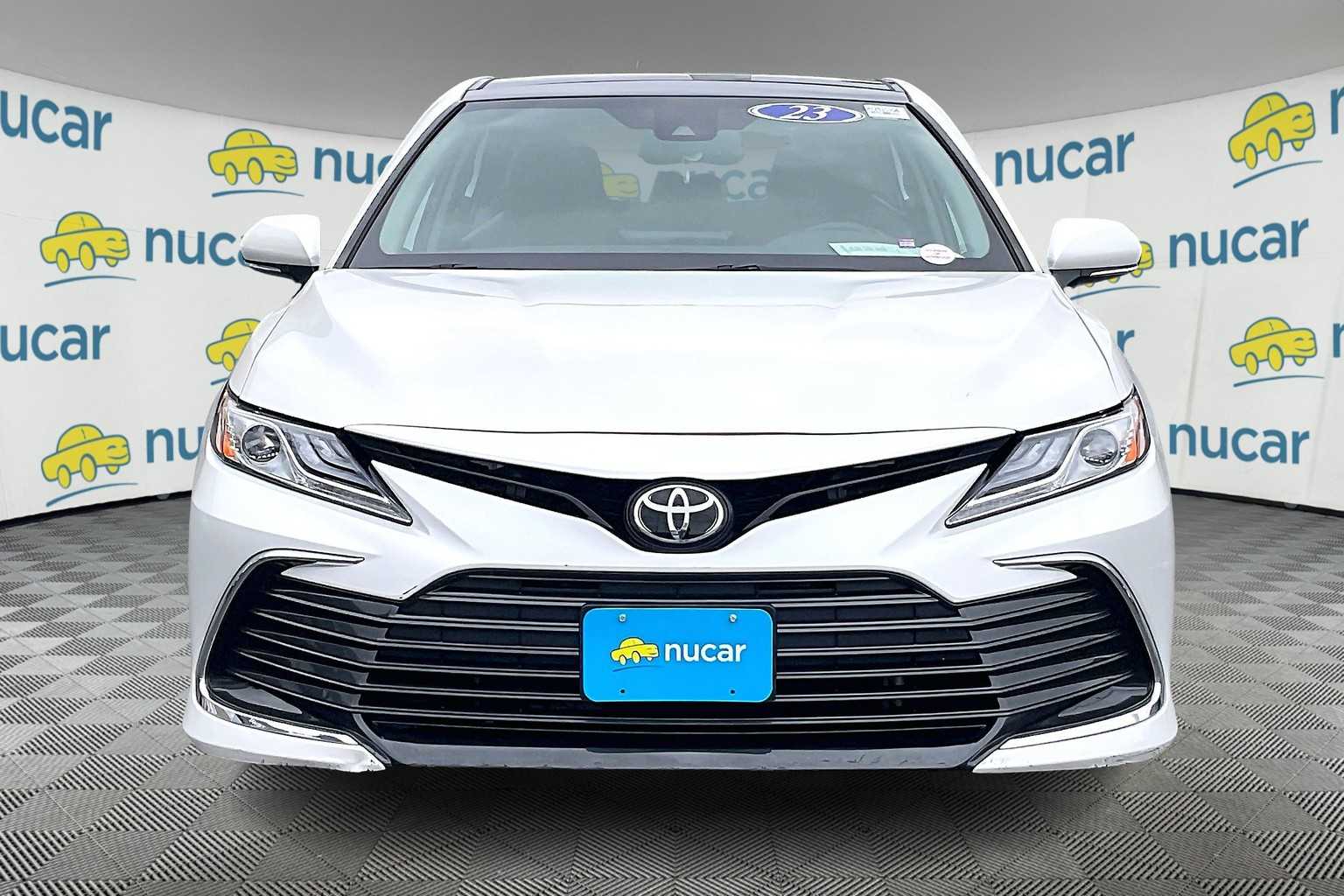 2023 Toyota Camry XLE - Photo 2