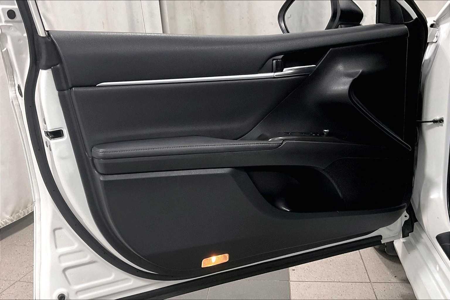 2023 Toyota Camry XLE - Photo 9