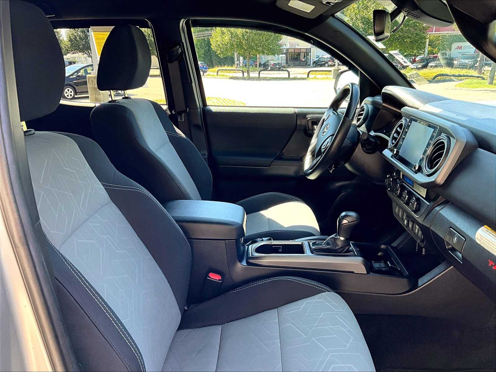2022 Toyota Tacoma TRD Sport - Photo 11