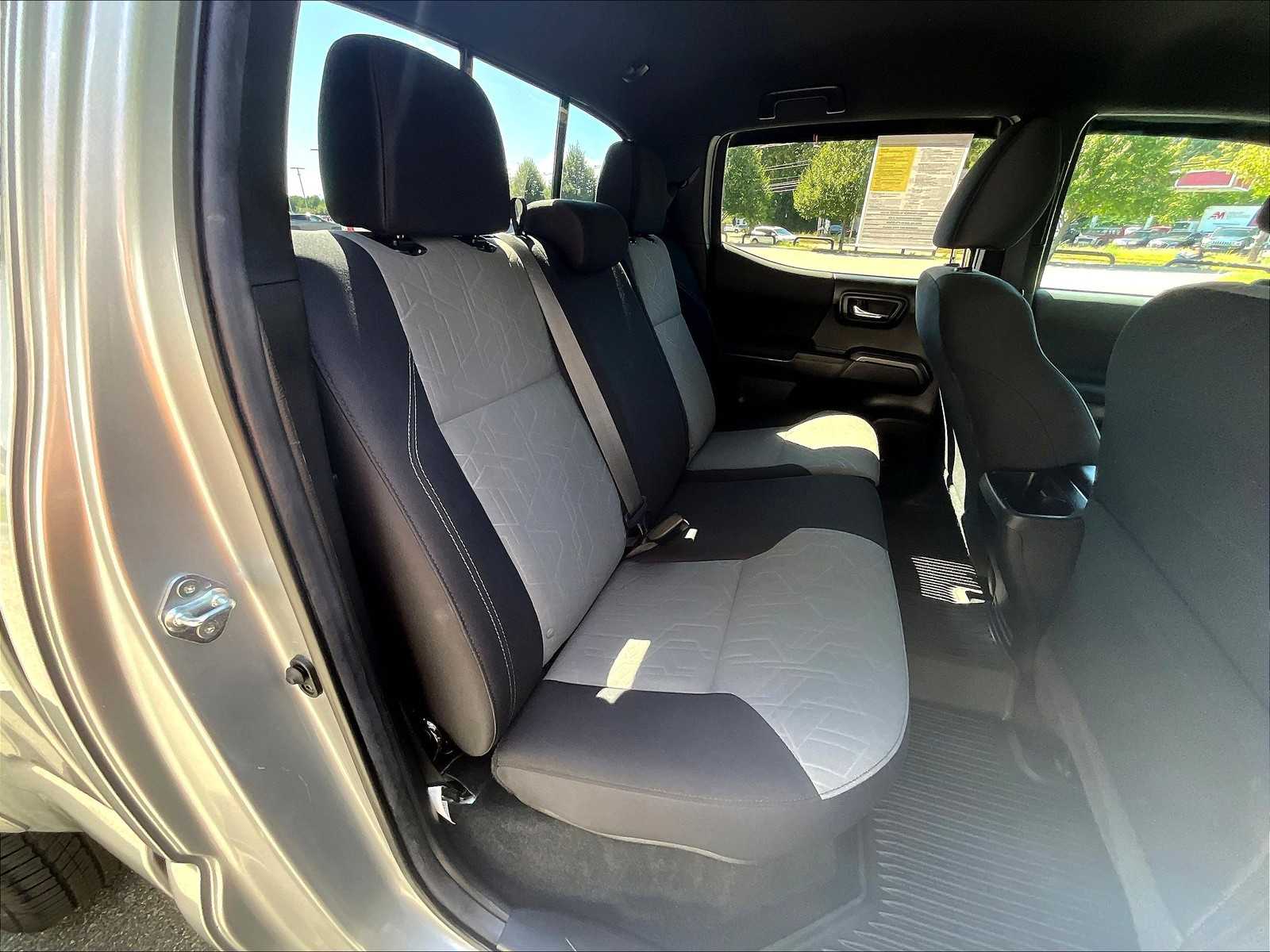 2022 Toyota Tacoma TRD Sport - Photo 16