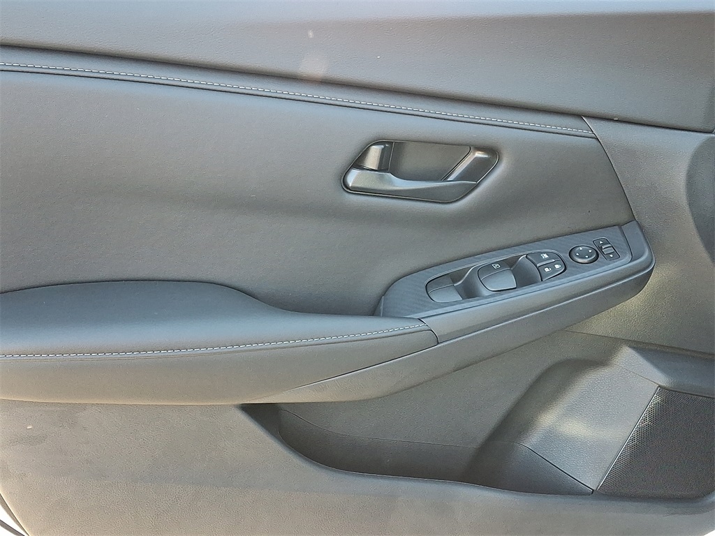 2025 Nissan Sentra S - Photo 8