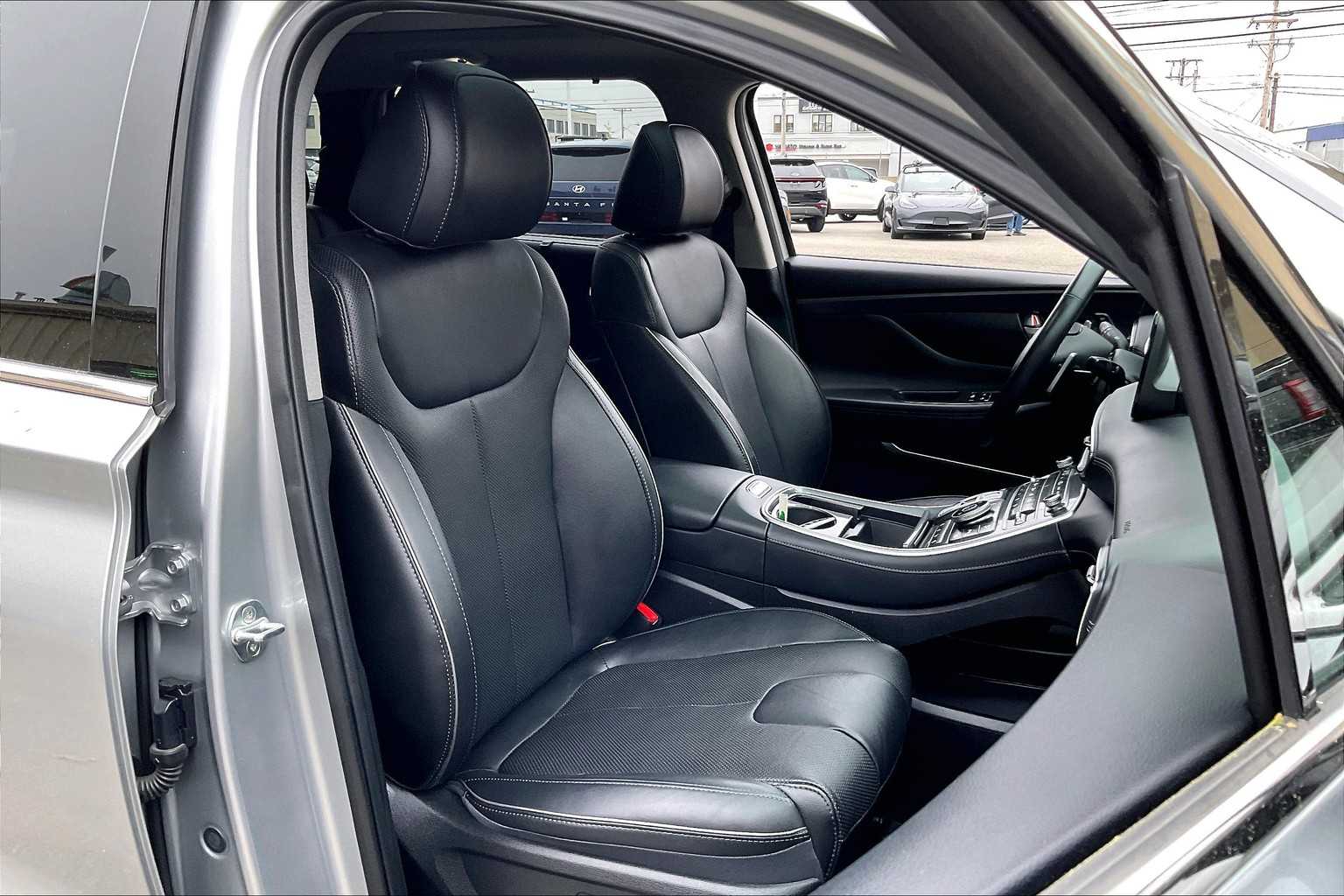 2022 Hyundai Santa Fe Limited - Photo 11