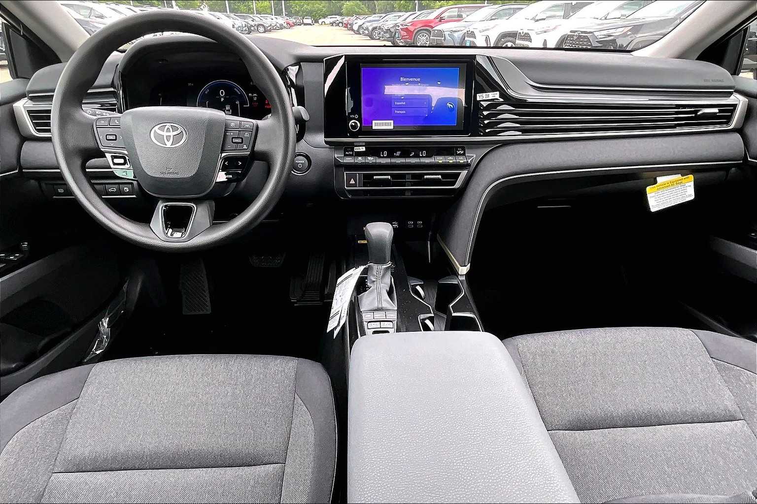 2025 Toyota Camry LE - Photo 12