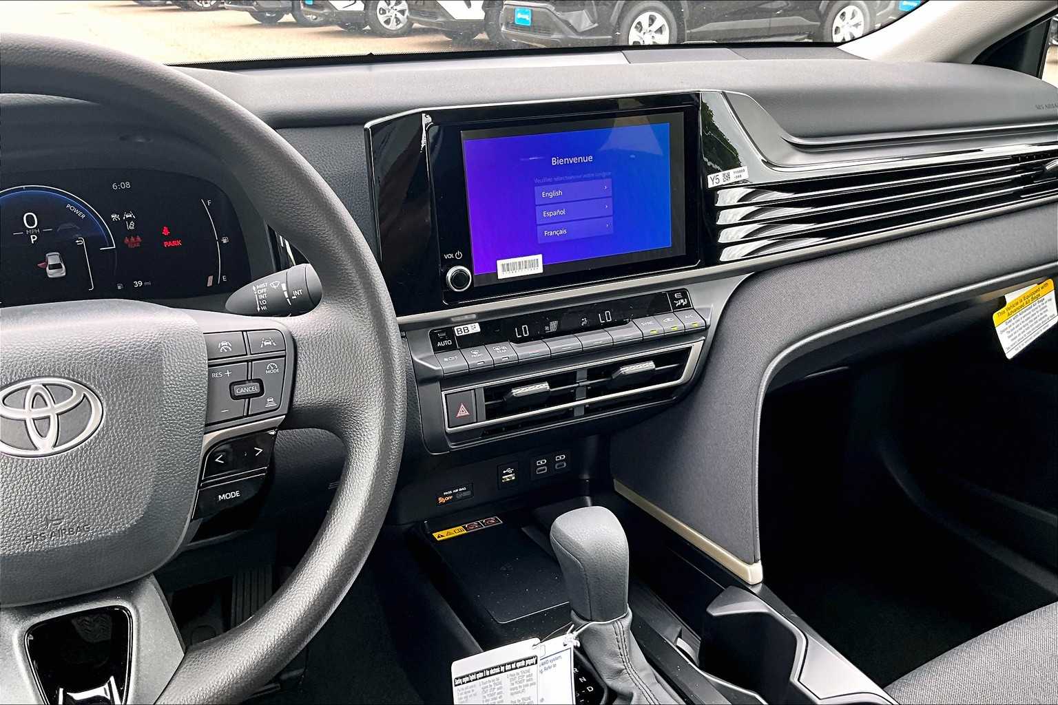 2025 Toyota Camry LE - Photo 13