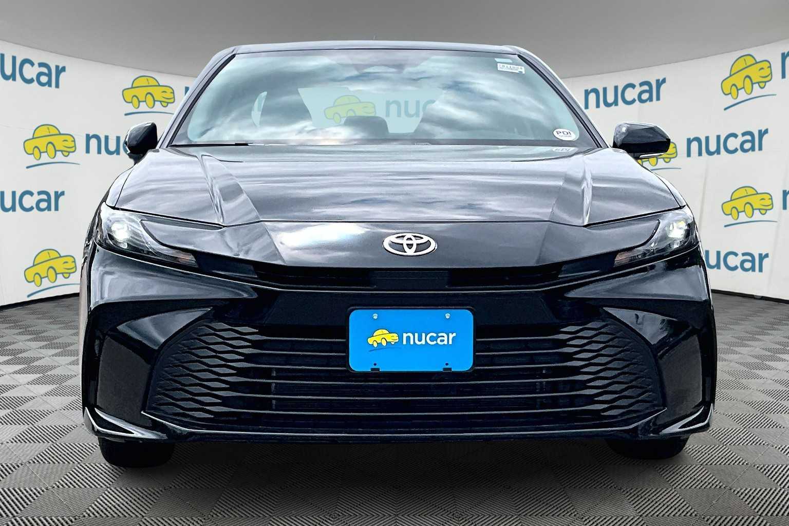 2025 Toyota Camry LE - Photo 3
