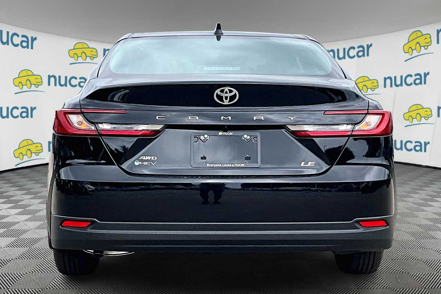 2025 Toyota Camry LE - Photo 6
