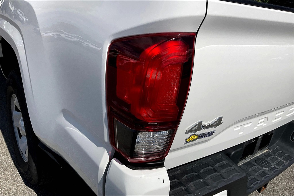 2022 Toyota Tacoma SR - Photo 28