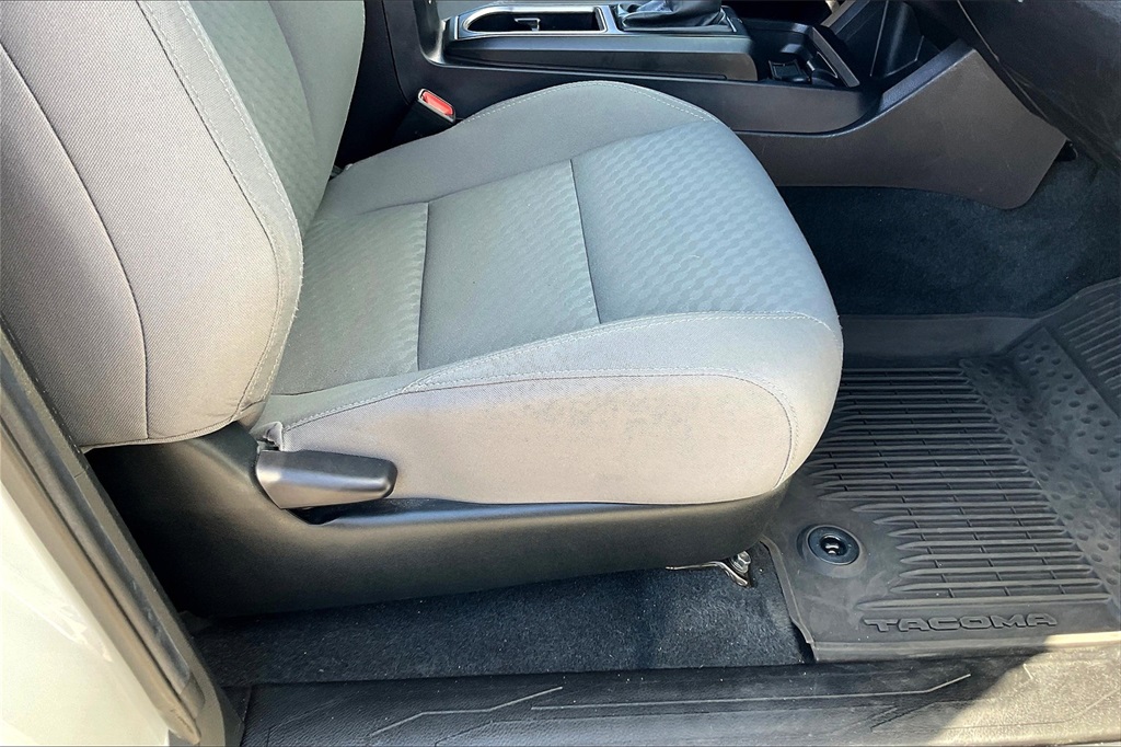 2022 Toyota Tacoma SR - Photo 32