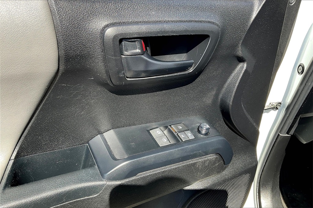 2022 Toyota Tacoma SR - Photo 33