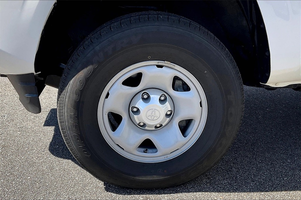 2022 Toyota Tacoma SR - Photo 7
