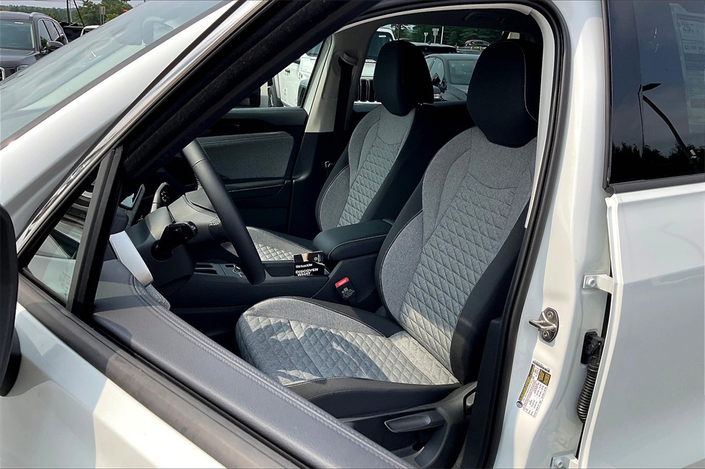 2025 Volkswagen Tiguan 2.0T S - Photo 11