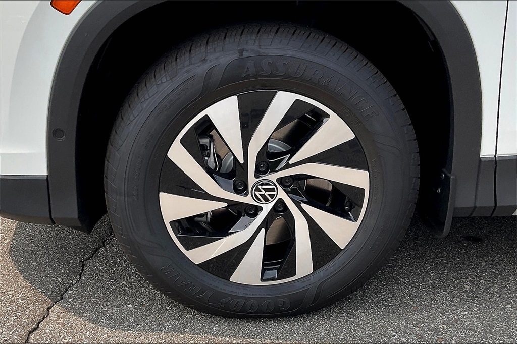 2025 Volkswagen Tiguan 2.0T S - Photo 8
