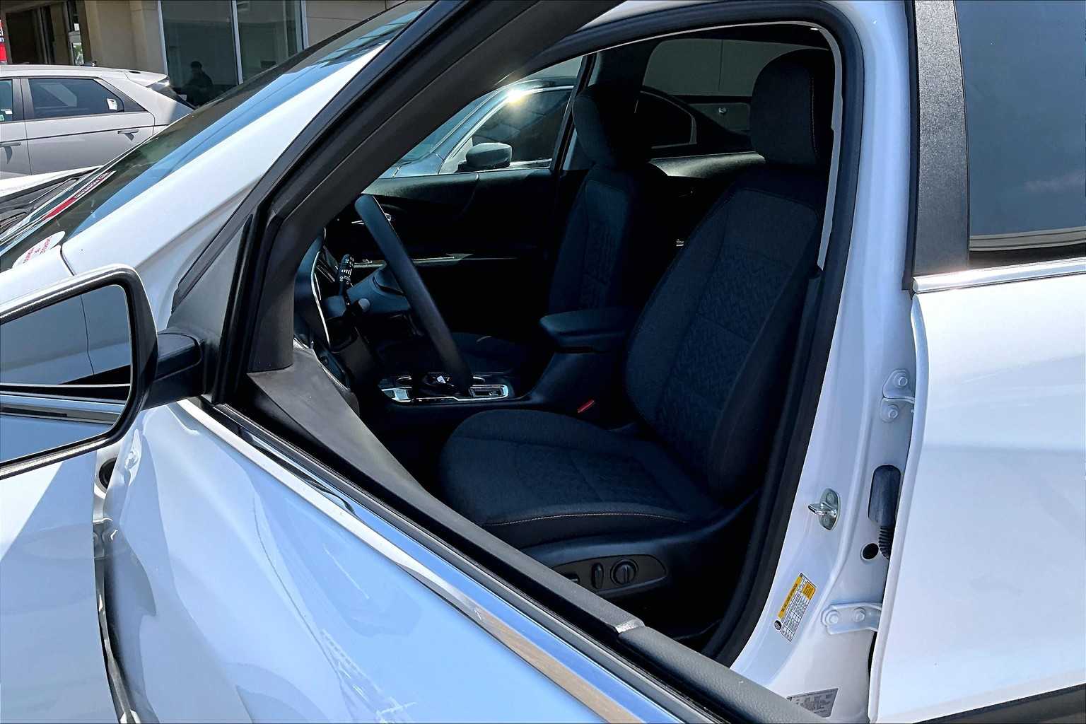 2023 Chevrolet Equinox LT - Photo 10