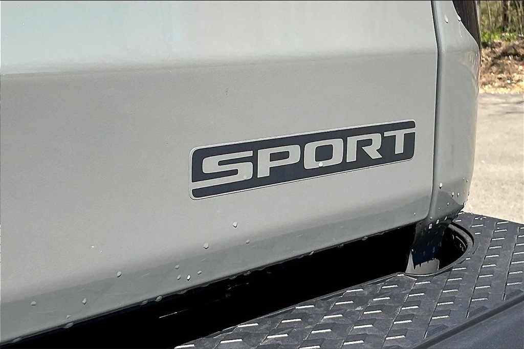 2021 Jeep Gladiator Sport - Photo 28