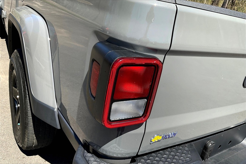 2021 Jeep Gladiator Sport - Photo 31