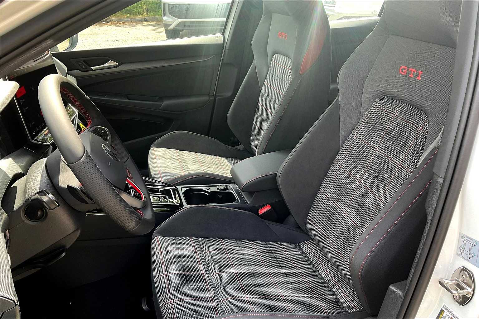 2025 Volkswagen Golf GTI S - Photo 11