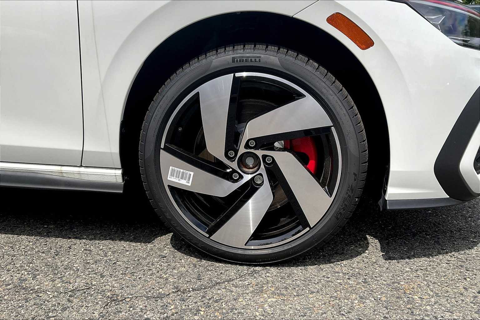 2025 Volkswagen Golf GTI S - Photo 8
