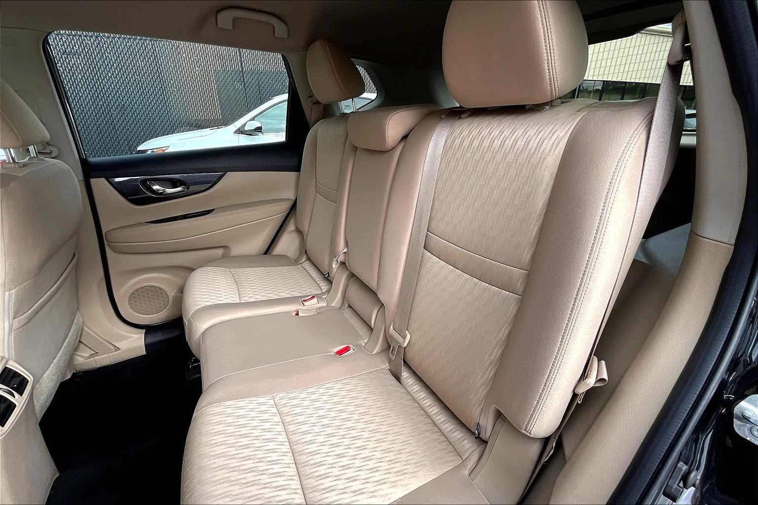 2017 Nissan Rogue SV - Photo 15
