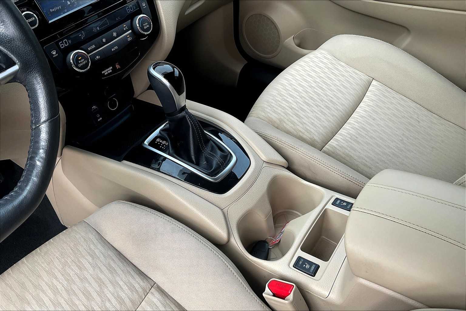 2017 Nissan Rogue SV - Photo 20