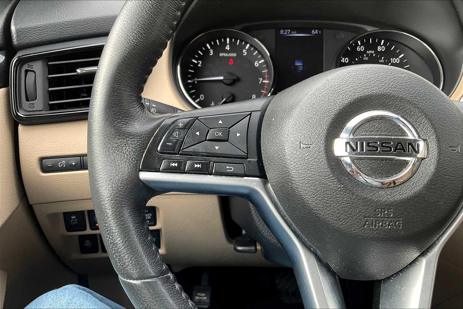 2017 Nissan Rogue SV - Photo 22