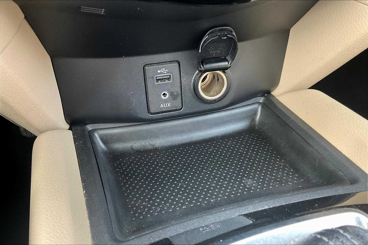 2017 Nissan Rogue SV - Photo 26