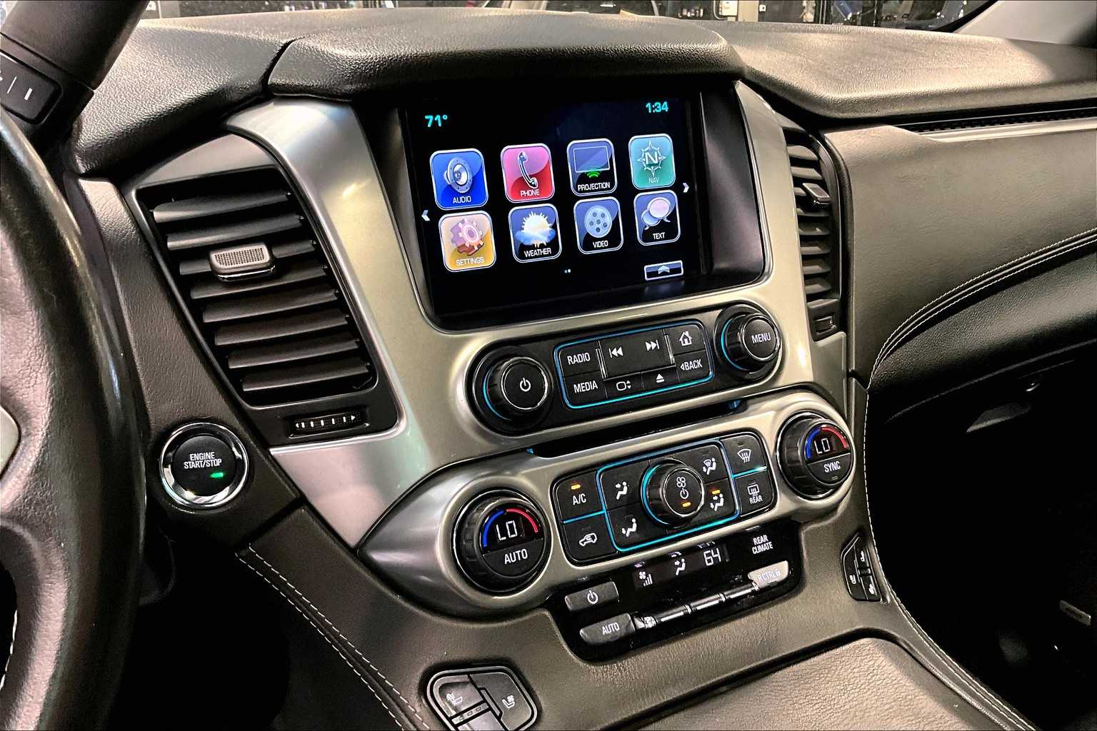 2019 Chevrolet Suburban Premier - Photo 19
