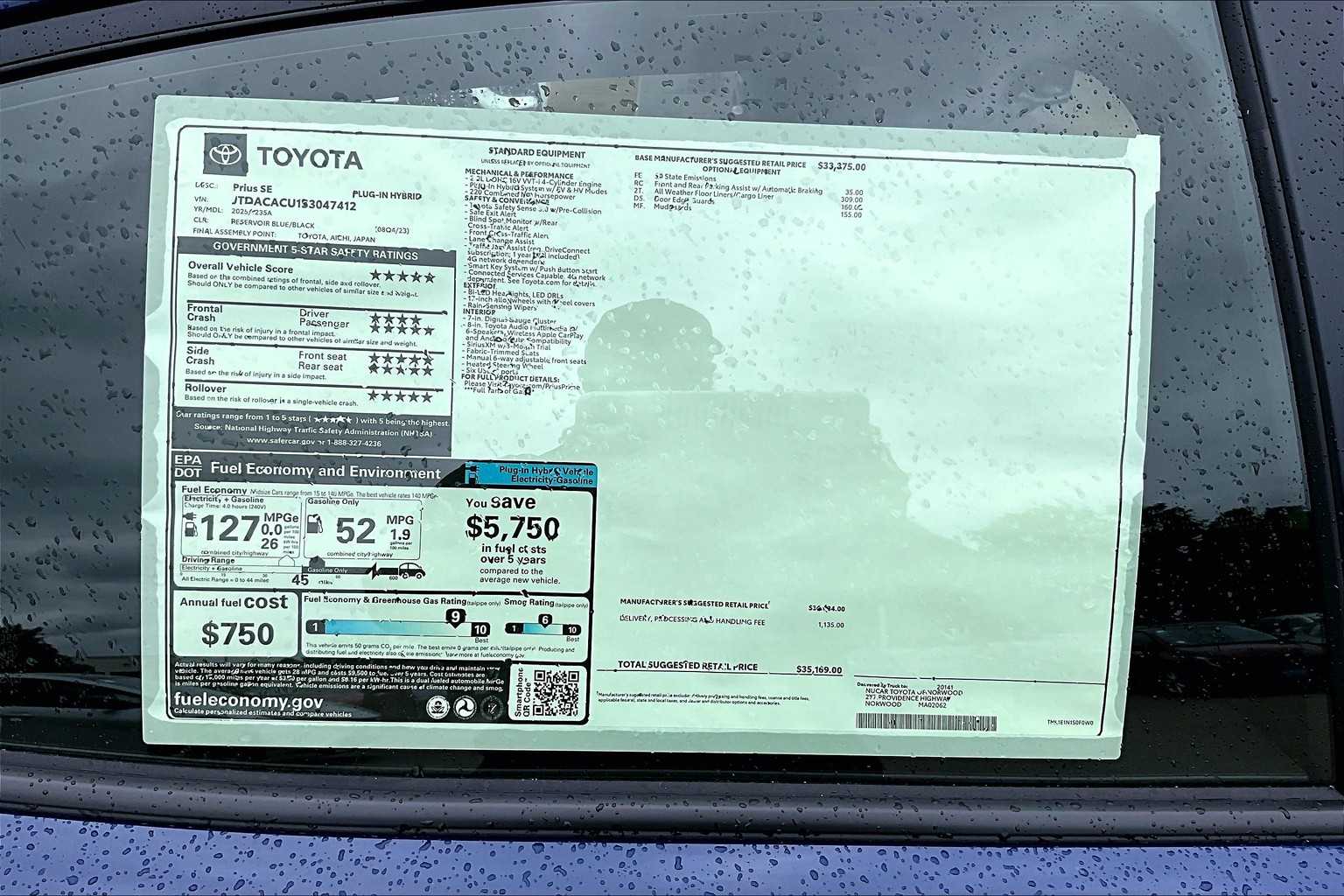 2025 Toyota Prius Plug-In Hybrid SE - Photo 18