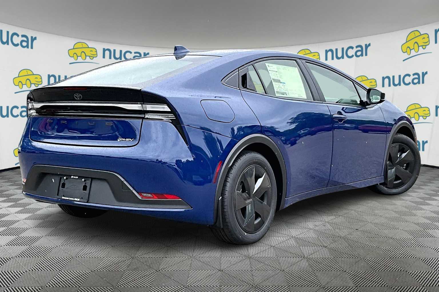 2025 Toyota Prius Plug-In Hybrid SE - Photo 7