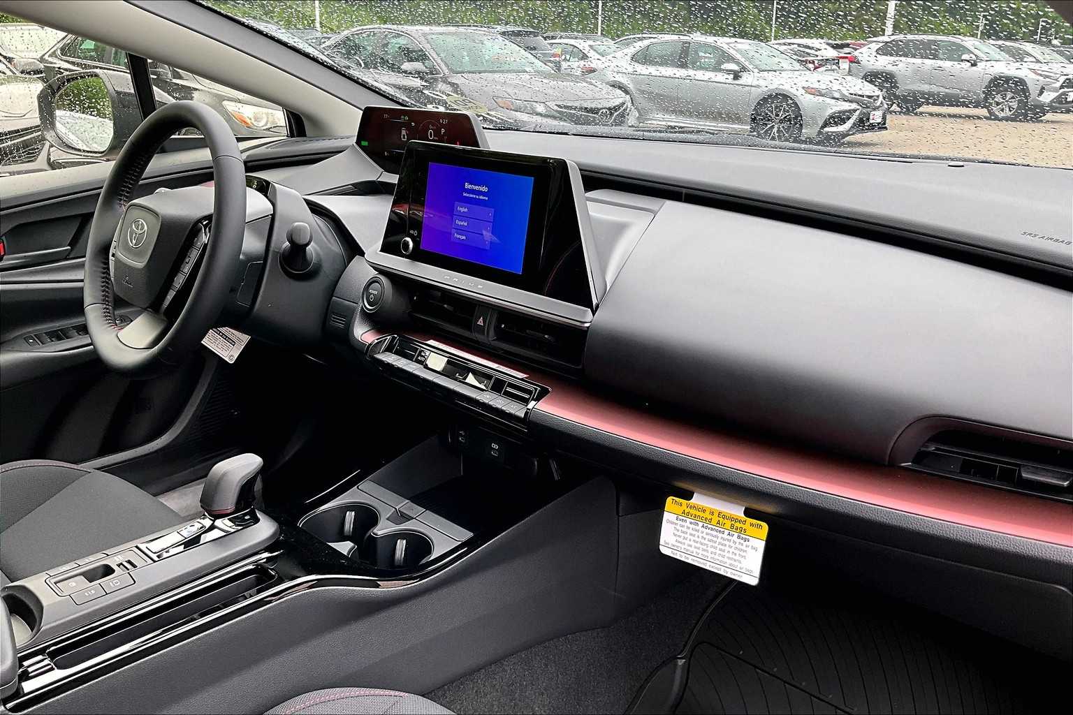 2025 Toyota Prius Plug-In Hybrid SE - Photo 10
