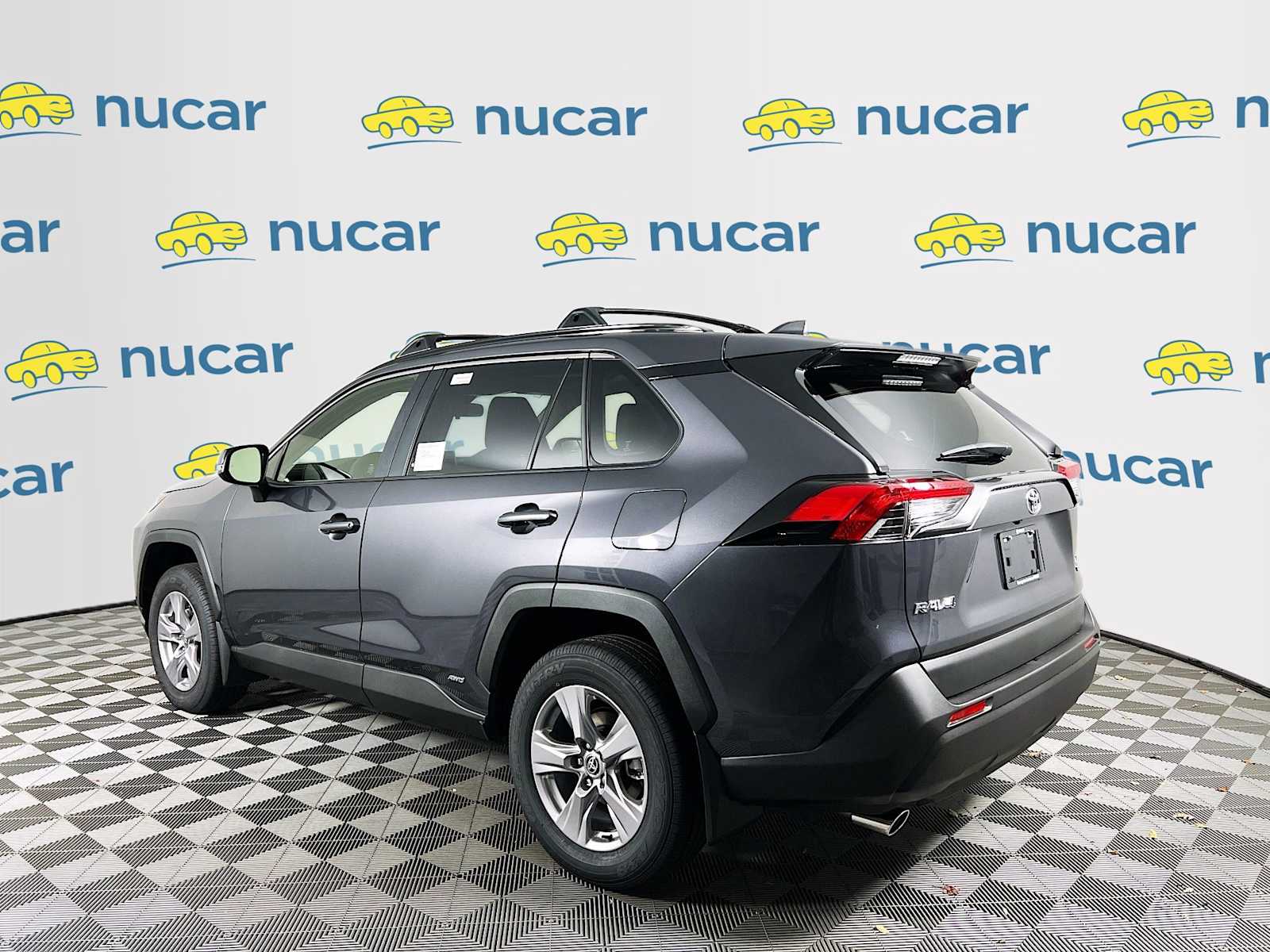 2025 Toyota RAV4 Hybrid XLE - Photo 4