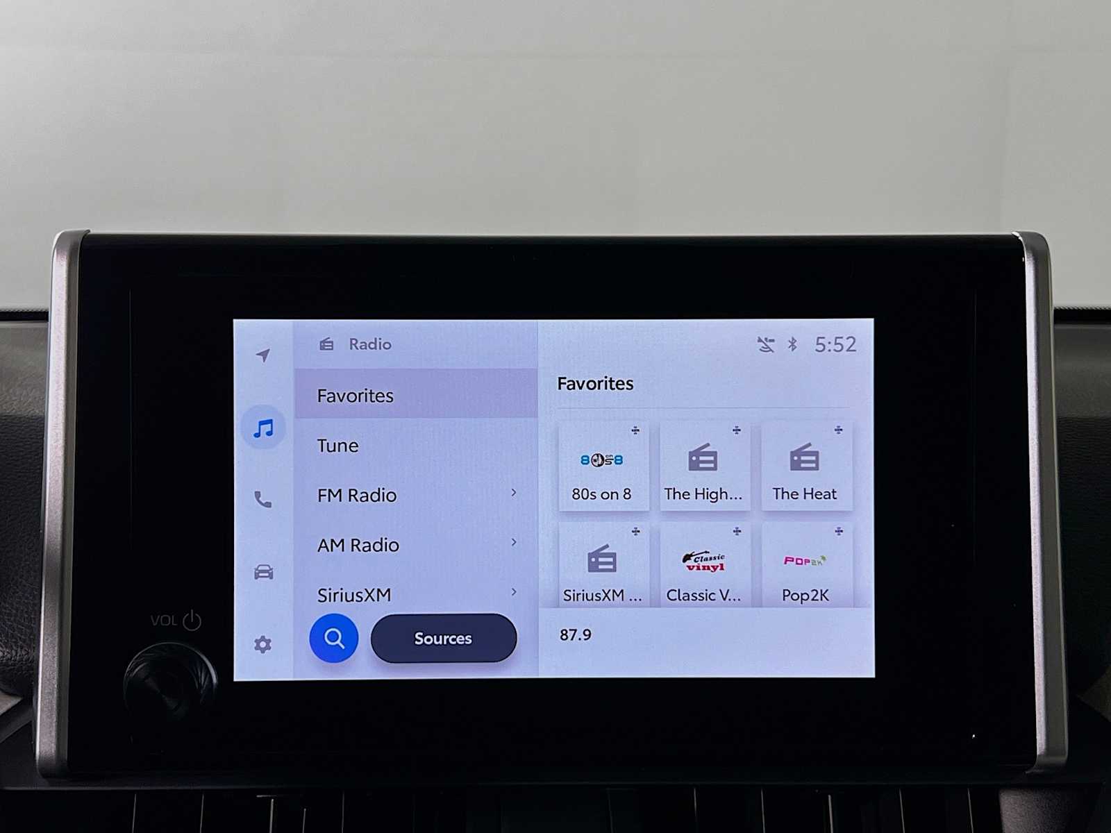 2025 Toyota RAV4 Hybrid XLE - Photo 8