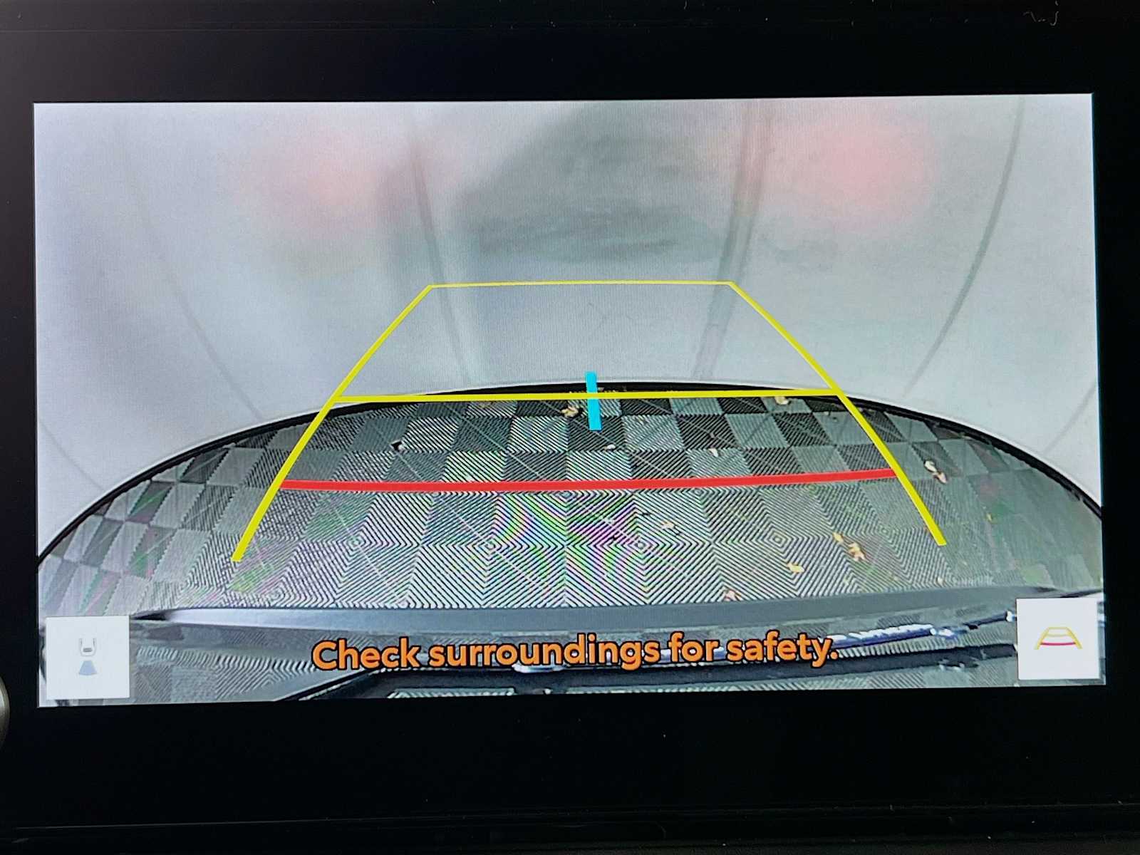 2025 Toyota RAV4 Hybrid XLE - Photo 9