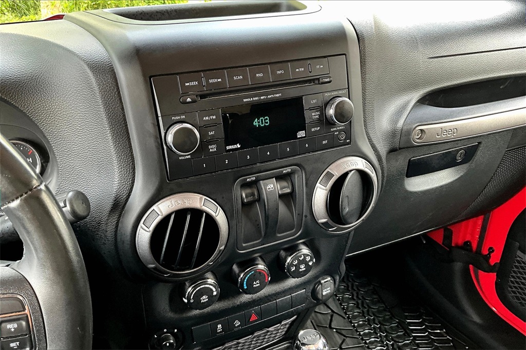 2013 Jeep Wrangler Sport - Photo 25