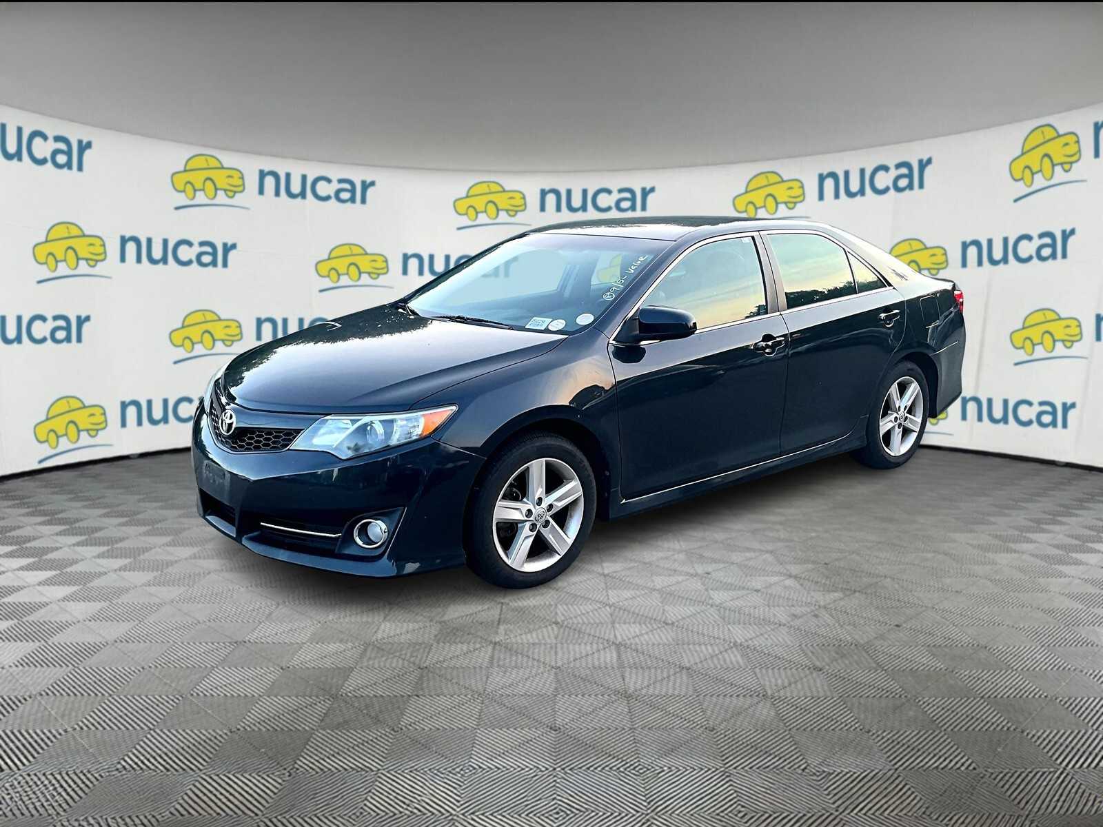 2013 Toyota Camry SE - Photo 2