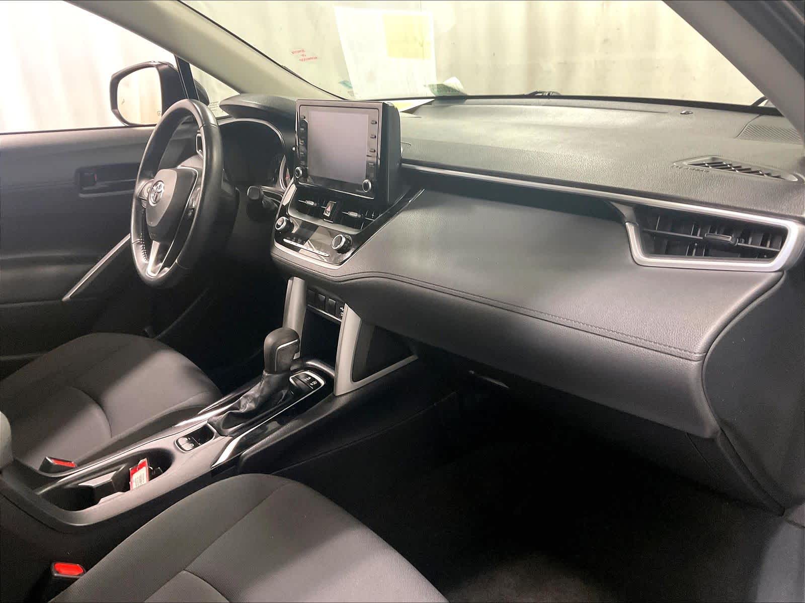2022 Toyota Corolla Cross LE - Photo 14