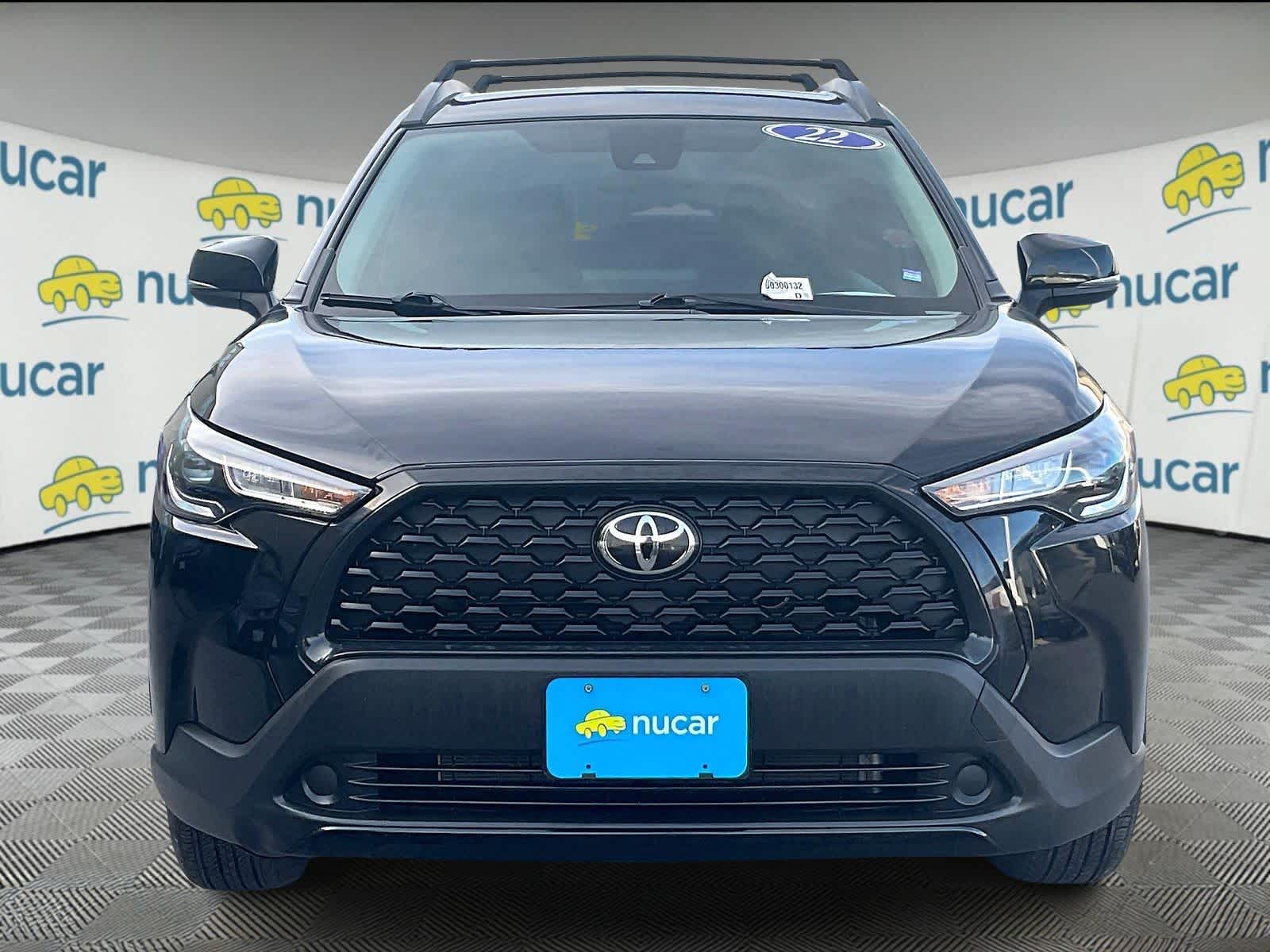 2022 Toyota Corolla Cross LE - Photo 2